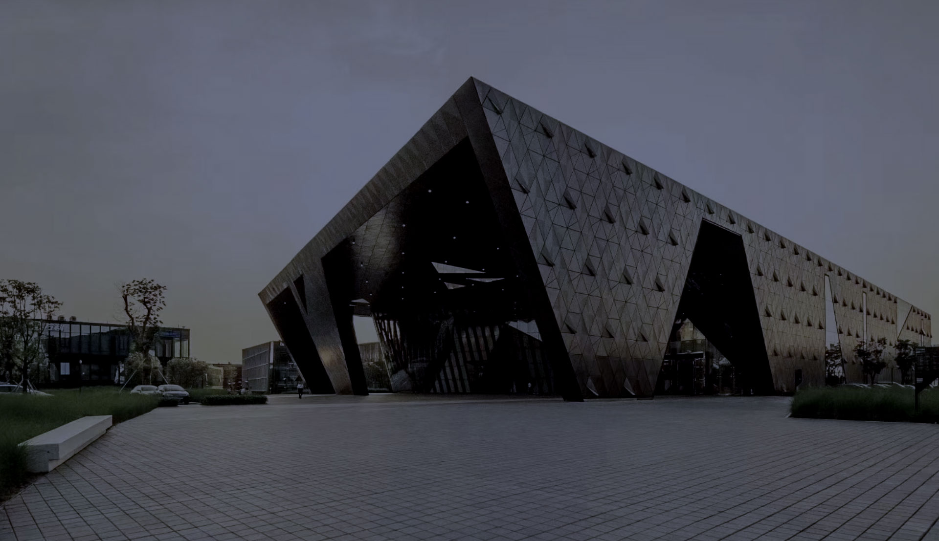 智慧楼宇 武智科技 智慧会议室所在建筑 科技感办公场景载体;描述:武智科技智慧会议室所处的智慧楼宇,以现代几何造型传递科技感,为智慧办公场景提供载体。